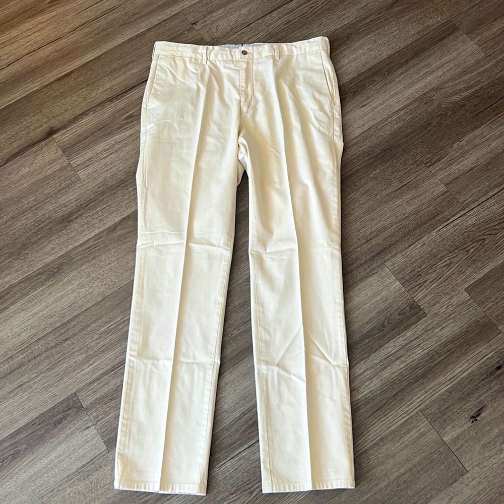 Peter Millar size 35-32 khaki pants